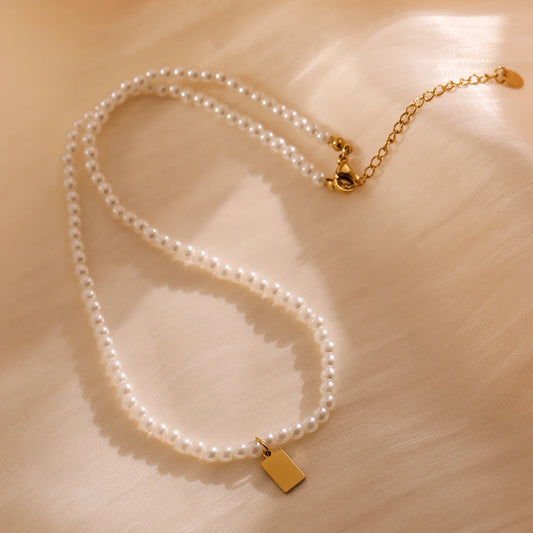 Collier de perle blanche